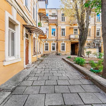 Appartement Квартира С Балконом И 2 Спальнями "Na Knyazheskoy" à Odessa Extérieur photo