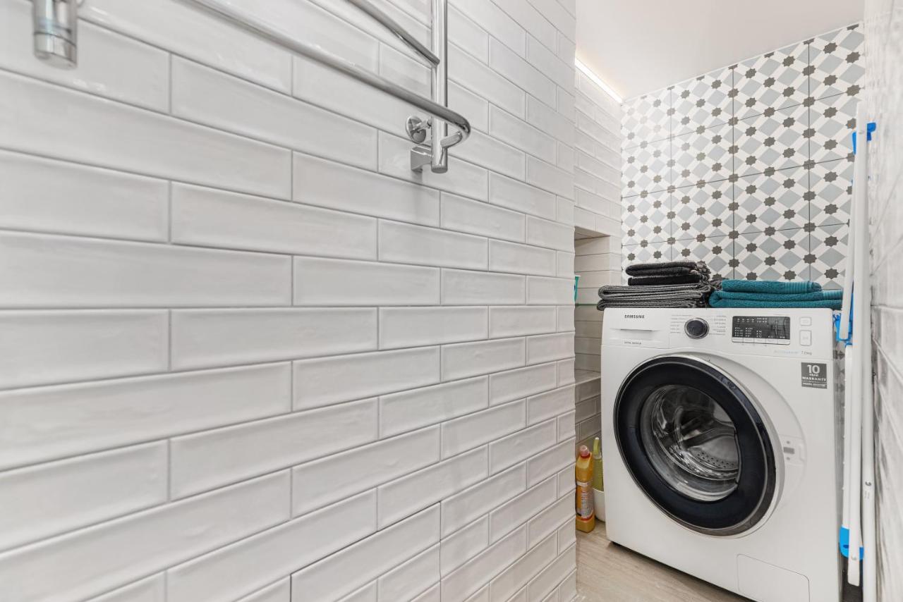 Appartement Квартира С Балконом И 2 Спальнями "Na Knyazheskoy" à Odessa Extérieur photo